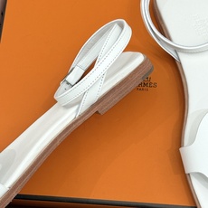凉鞋 Hermès/爱马仕26WF新品镂空罗马猪笼猪鼻子拖鞋凉鞋罗马猪笼镂空太有腔调标志性猪鼻扣辨识度拉 凉鞋 Hermès/爱马仕26WF新品镂空罗马猪笼猪鼻子拖鞋凉鞋罗马猪笼镂空太有腔调标志性猪鼻扣辨识度拉
