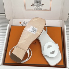 凉鞋 Hermès/爱马仕26WF新品镂空罗马猪笼猪鼻子拖鞋凉鞋罗马猪笼镂空太有腔调标志性猪鼻扣辨识度拉 凉鞋 Hermès/爱马仕26WF新品镂空罗马猪笼猪鼻子拖鞋凉鞋罗马猪笼镂空太有腔调标志性猪鼻扣辨识度拉
