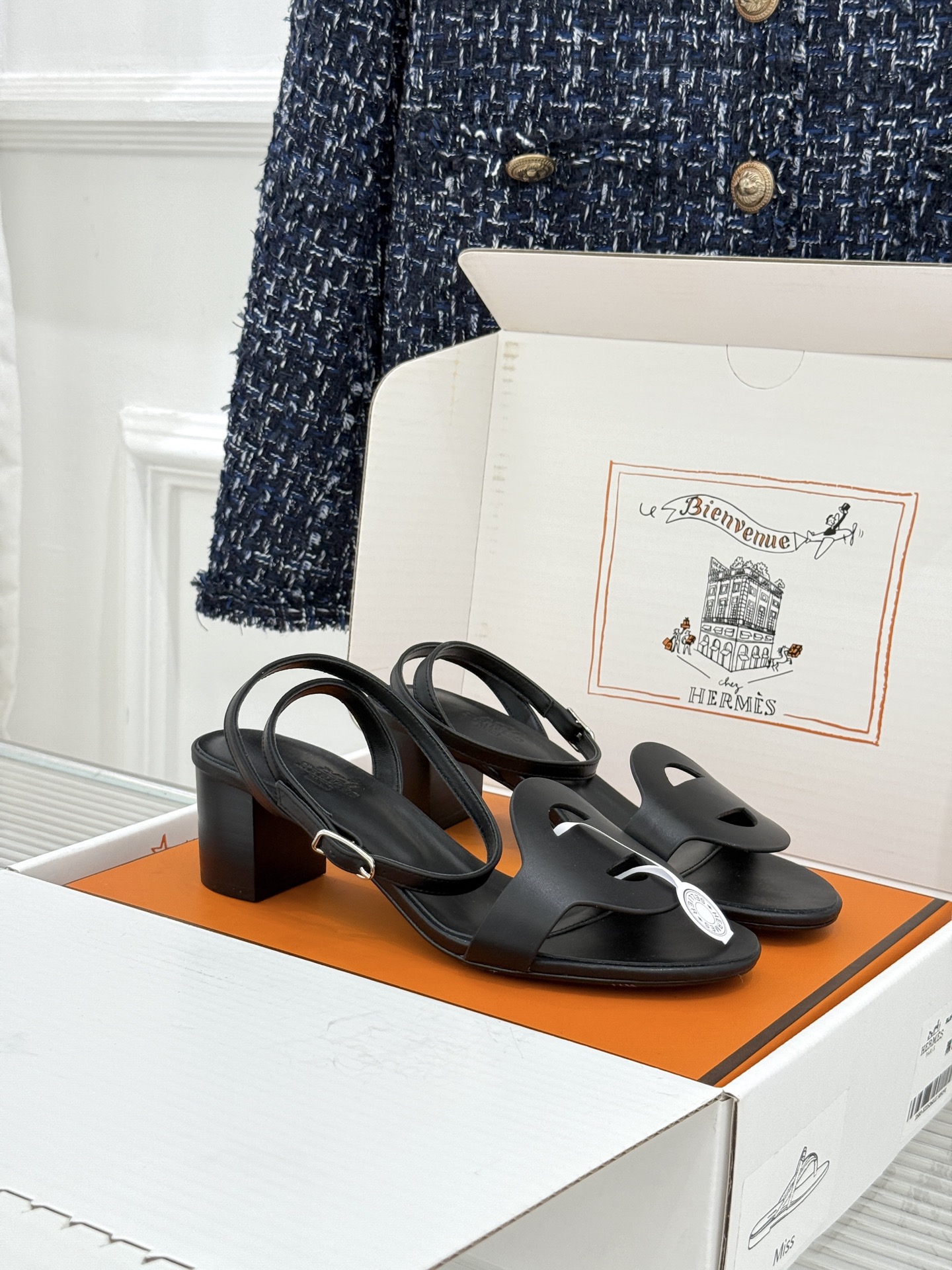 凉鞋 Hermès/爱马仕26WF新品镂空罗马猪笼猪鼻子拖鞋凉鞋罗马猪笼镂空太有腔调标志性猪鼻扣辨识度拉