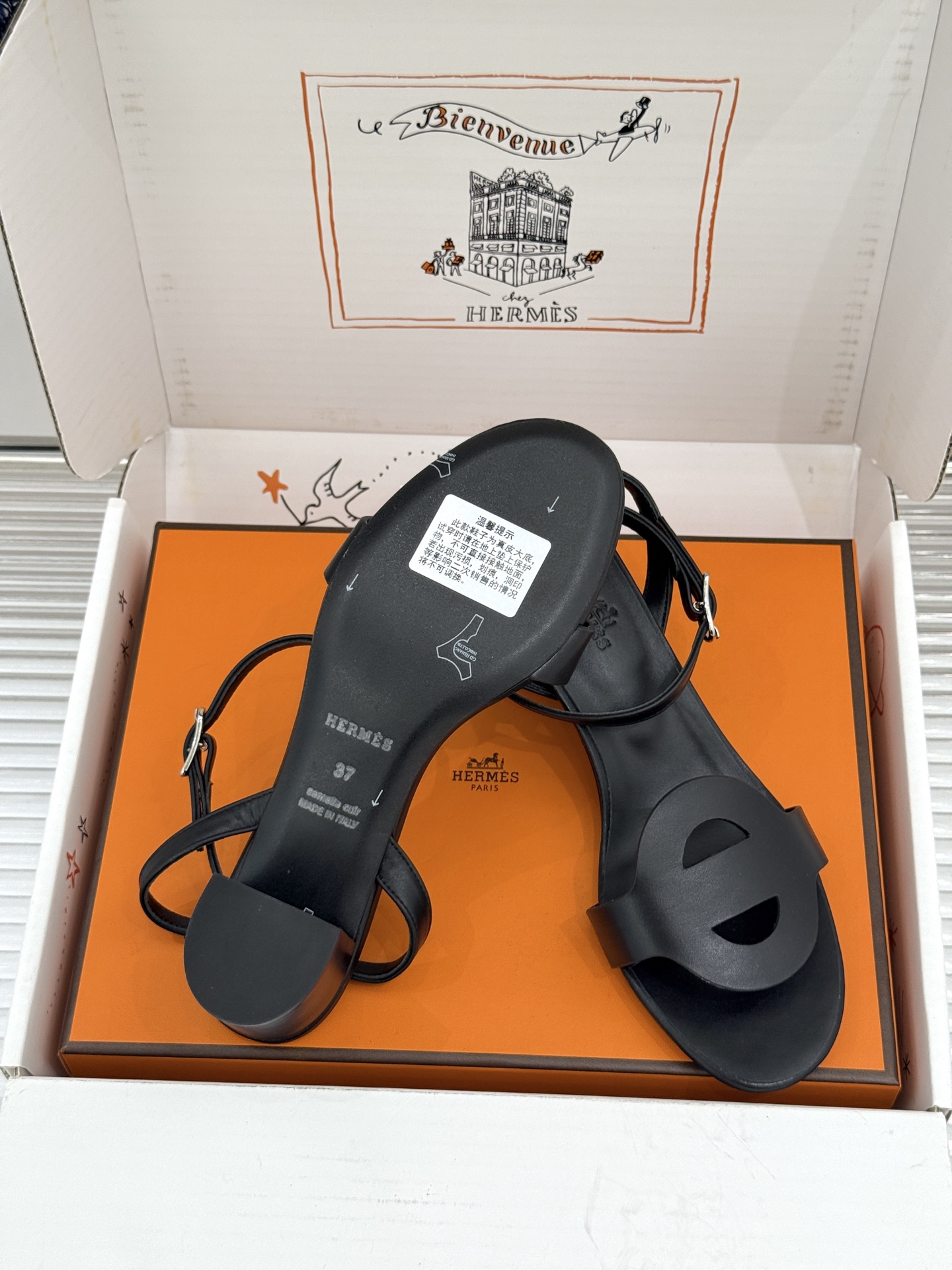 凉鞋 Hermès/爱马仕26WF新品镂空罗马猪笼猪鼻子拖鞋凉鞋罗马猪笼镂空太有腔调标志性猪鼻扣辨识度拉