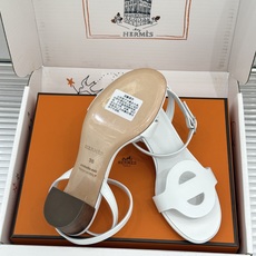 凉鞋 Hermès/爱马仕26WF新品镂空罗马猪笼猪鼻子拖鞋凉鞋罗马猪笼镂空太有腔调标志性猪鼻扣辨识度拉 凉鞋 Hermès/爱马仕26WF新品镂空罗马猪笼猪鼻子拖鞋凉鞋罗马猪笼镂空太有腔调标志性猪鼻扣辨识度拉