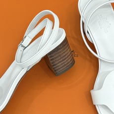 凉鞋 Hermès/爱马仕26WF新品镂空罗马猪笼猪鼻子拖鞋凉鞋罗马猪笼镂空太有腔调标志性猪鼻扣辨识度拉 凉鞋 Hermès/爱马仕26WF新品镂空罗马猪笼猪鼻子拖鞋凉鞋罗马猪笼镂空太有腔调标志性猪鼻扣辨识度拉