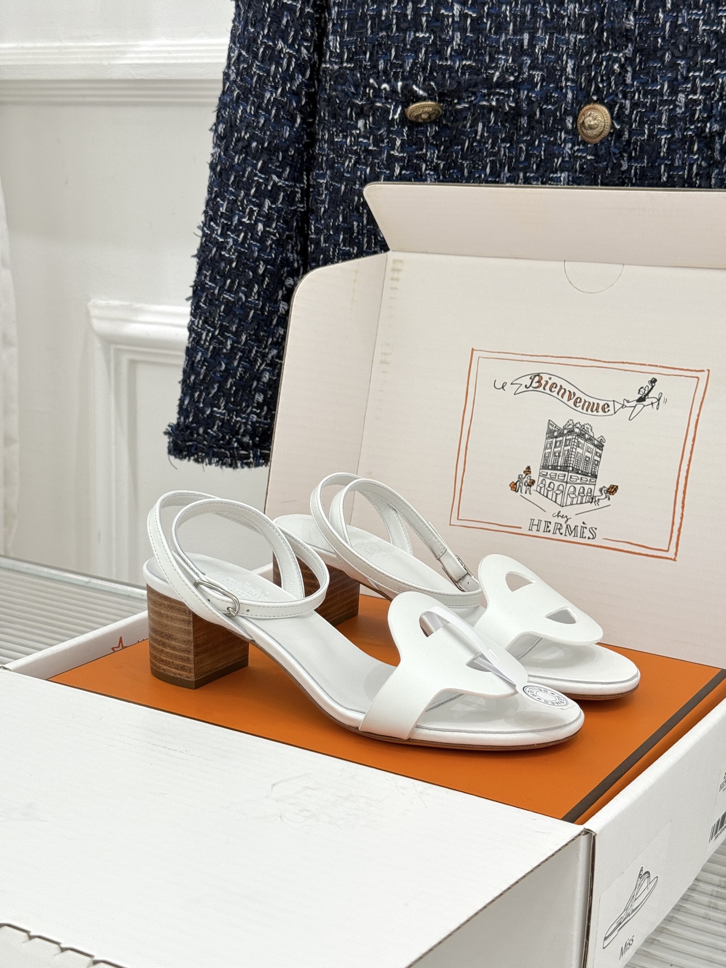 凉鞋 Hermès/爱马仕26WF新品镂空罗马猪笼猪鼻子拖鞋凉鞋罗马猪笼镂空太有腔调标志性猪鼻扣辨识度拉