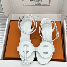 凉鞋 Hermès/爱马仕26WF新品镂空罗马猪笼猪鼻子拖鞋凉鞋罗马猪笼镂空太有腔调标志性猪鼻扣辨识度拉 凉鞋 Hermès/爱马仕26WF新品镂空罗马猪笼猪鼻子拖鞋凉鞋罗马猪笼镂空太有腔调标志性猪鼻扣辨识度拉