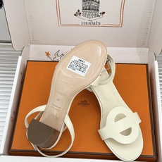 凉鞋 Hermès/爱马仕26WF新品镂空罗马猪笼猪鼻子拖鞋凉鞋罗马猪笼镂空太有腔调标志性猪鼻扣辨识度拉 凉鞋 Hermès/爱马仕26WF新品镂空罗马猪笼猪鼻子拖鞋凉鞋罗马猪笼镂空太有腔调标志性猪鼻扣辨识度拉
