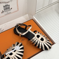 凉鞋 Hermès/爱马仕26WF新品镂空罗马猪笼猪鼻子拖鞋凉鞋罗马猪笼镂空太有腔调标志性猪鼻扣辨识度拉 凉鞋 Hermès/爱马仕26WF新品镂空罗马猪笼猪鼻子拖鞋凉鞋罗马猪笼镂空太有腔调标志性猪鼻扣辨识度拉