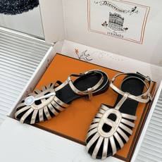 凉鞋 Hermès/爱马仕26WF新品镂空罗马猪笼猪鼻子拖鞋凉鞋罗马猪笼镂空太有腔调标志性猪鼻扣辨识度拉 凉鞋 Hermès/爱马仕26WF新品镂空罗马猪笼猪鼻子拖鞋凉鞋罗马猪笼镂空太有腔调标志性猪鼻扣辨识度拉