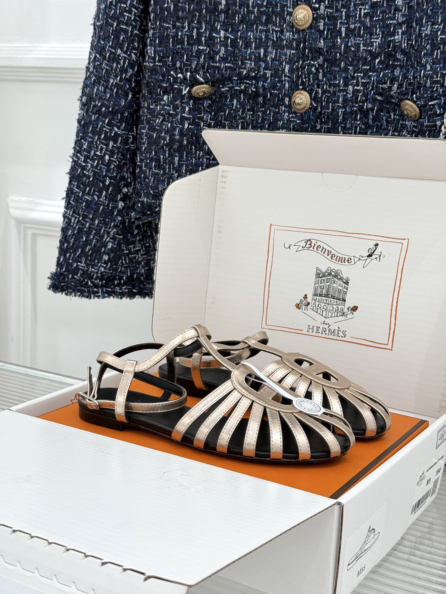 凉鞋 Hermès/爱马仕26WF新品镂空罗马猪笼猪鼻子拖鞋凉鞋罗马猪笼镂空太有腔调标志性猪鼻扣辨识度拉