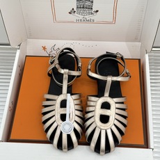 凉鞋 Hermès/爱马仕26WF新品镂空罗马猪笼猪鼻子拖鞋凉鞋罗马猪笼镂空太有腔调标志性猪鼻扣辨识度拉 凉鞋 Hermès/爱马仕26WF新品镂空罗马猪笼猪鼻子拖鞋凉鞋罗马猪笼镂空太有腔调标志性猪鼻扣辨识度拉