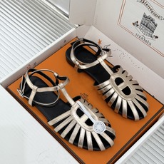 凉鞋 Hermès/爱马仕26WF新品镂空罗马猪笼猪鼻子拖鞋凉鞋罗马猪笼镂空太有腔调标志性猪鼻扣辨识度拉 凉鞋 Hermès/爱马仕26WF新品镂空罗马猪笼猪鼻子拖鞋凉鞋罗马猪笼镂空太有腔调标志性猪鼻扣辨识度拉