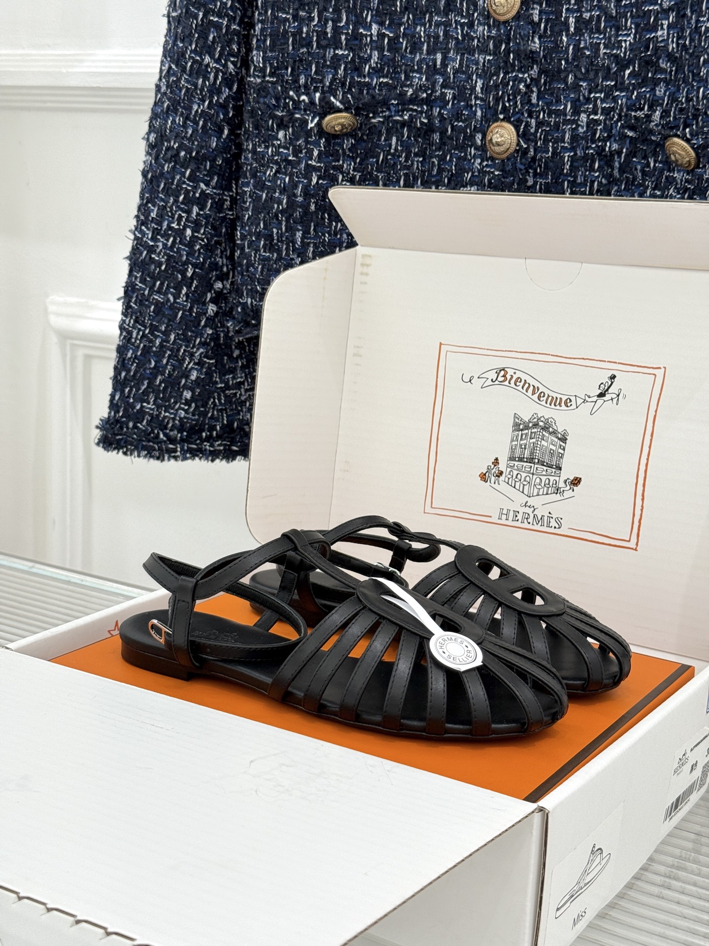 凉鞋 Hermès/爱马仕26WF新品镂空罗马猪笼猪鼻子拖鞋凉鞋罗马猪笼镂空太有腔调标志性猪鼻扣辨识度拉