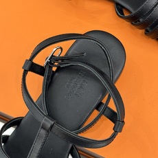 凉鞋 Hermès/爱马仕26WF新品镂空罗马猪笼猪鼻子拖鞋凉鞋罗马猪笼镂空太有腔调标志性猪鼻扣辨识度拉 凉鞋 Hermès/爱马仕26WF新品镂空罗马猪笼猪鼻子拖鞋凉鞋罗马猪笼镂空太有腔调标志性猪鼻扣辨识度拉