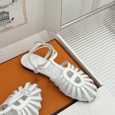 凉鞋 Hermès/爱马仕26WF新品镂空罗马猪笼猪鼻子拖鞋凉鞋罗马猪笼镂空太有腔调标志性猪鼻扣辨识度拉 凉鞋 Hermès/爱马仕26WF新品镂空罗马猪笼猪鼻子拖鞋凉鞋罗马猪笼镂空太有腔调标志性猪鼻扣辨识度拉