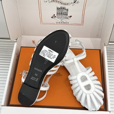 凉鞋 Hermès/爱马仕26WF新品镂空罗马猪笼猪鼻子拖鞋凉鞋罗马猪笼镂空太有腔调标志性猪鼻扣辨识度拉 凉鞋 Hermès/爱马仕26WF新品镂空罗马猪笼猪鼻子拖鞋凉鞋罗马猪笼镂空太有腔调标志性猪鼻扣辨识度拉
