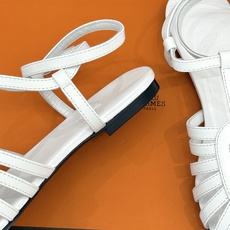 凉鞋 Hermès/爱马仕26WF新品镂空罗马猪笼猪鼻子拖鞋凉鞋罗马猪笼镂空太有腔调标志性猪鼻扣辨识度拉 凉鞋 Hermès/爱马仕26WF新品镂空罗马猪笼猪鼻子拖鞋凉鞋罗马猪笼镂空太有腔调标志性猪鼻扣辨识度拉
