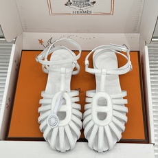 凉鞋 Hermès/爱马仕26WF新品镂空罗马猪笼猪鼻子拖鞋凉鞋罗马猪笼镂空太有腔调标志性猪鼻扣辨识度拉 凉鞋 Hermès/爱马仕26WF新品镂空罗马猪笼猪鼻子拖鞋凉鞋罗马猪笼镂空太有腔调标志性猪鼻扣辨识度拉