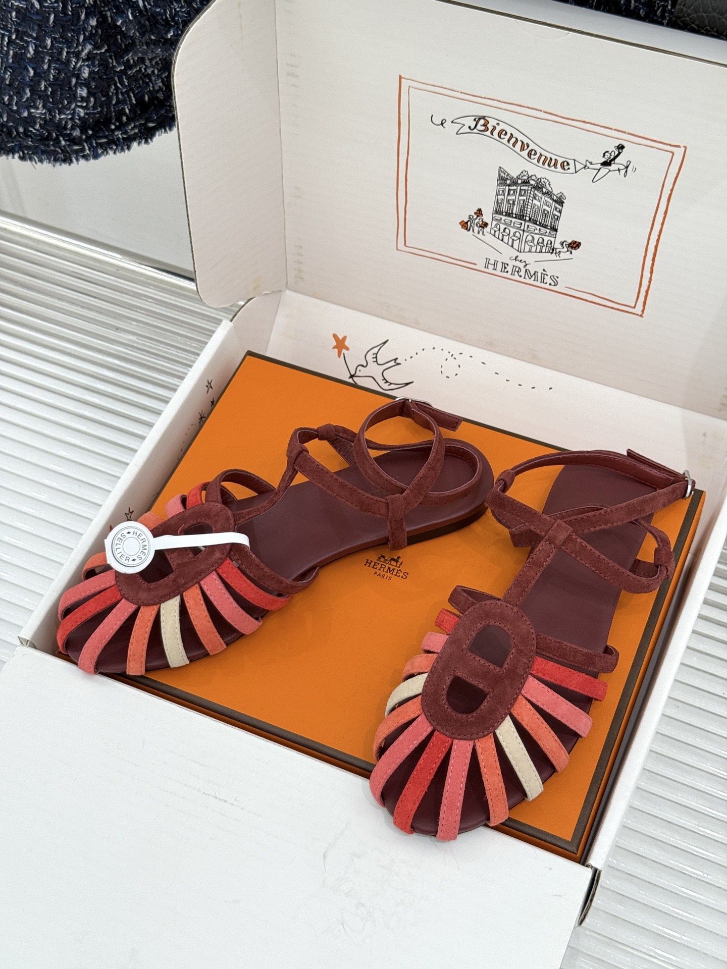 凉鞋 Hermès/爱马仕26WF新品镂空罗马猪笼猪鼻子拖鞋凉鞋罗马猪笼镂空太有腔调标志性猪鼻扣辨识度拉