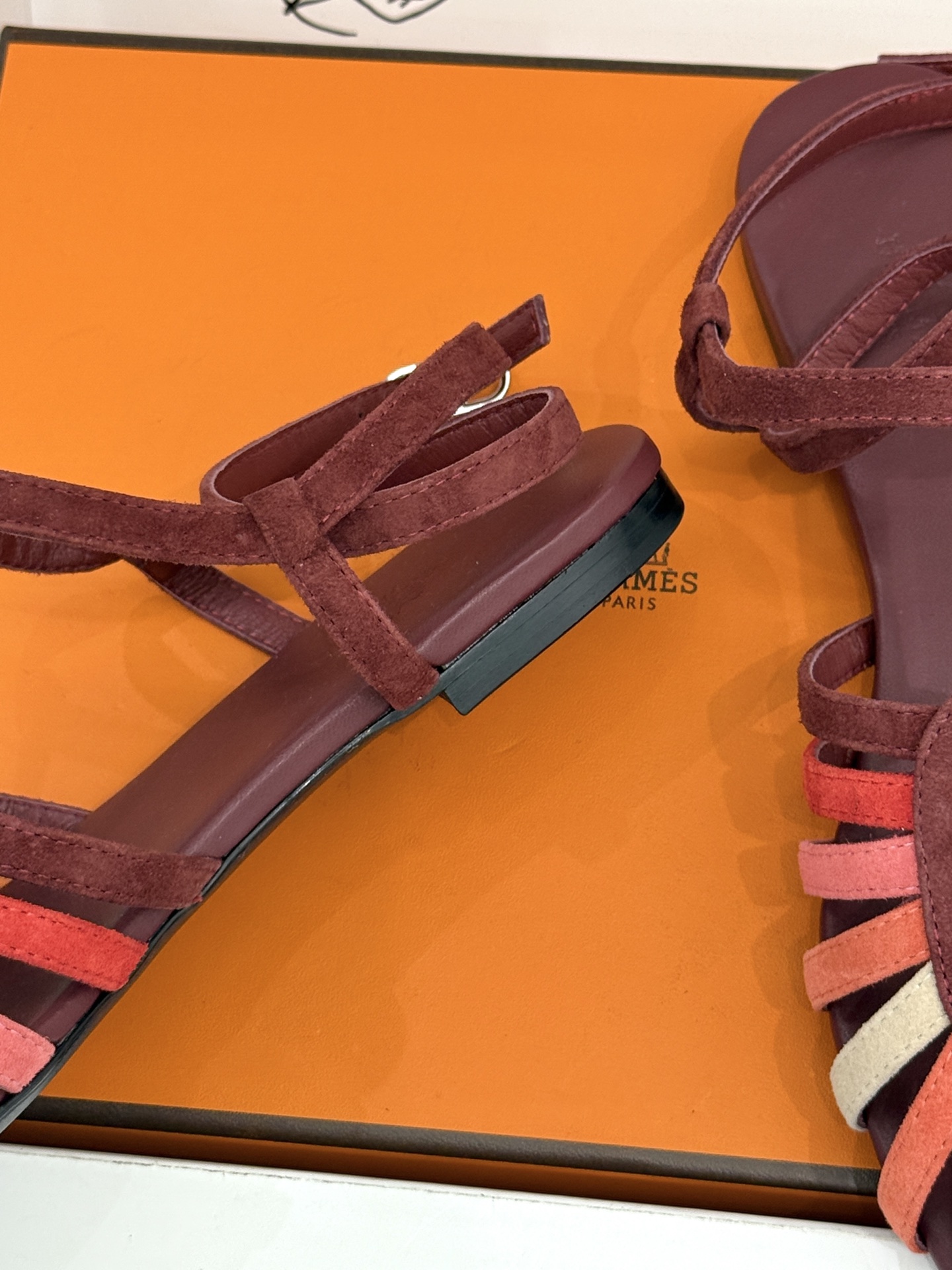 凉鞋 Hermès/爱马仕26WF新品镂空罗马猪笼猪鼻子拖鞋凉鞋罗马猪笼镂空太有腔调标志性猪鼻扣辨识度拉