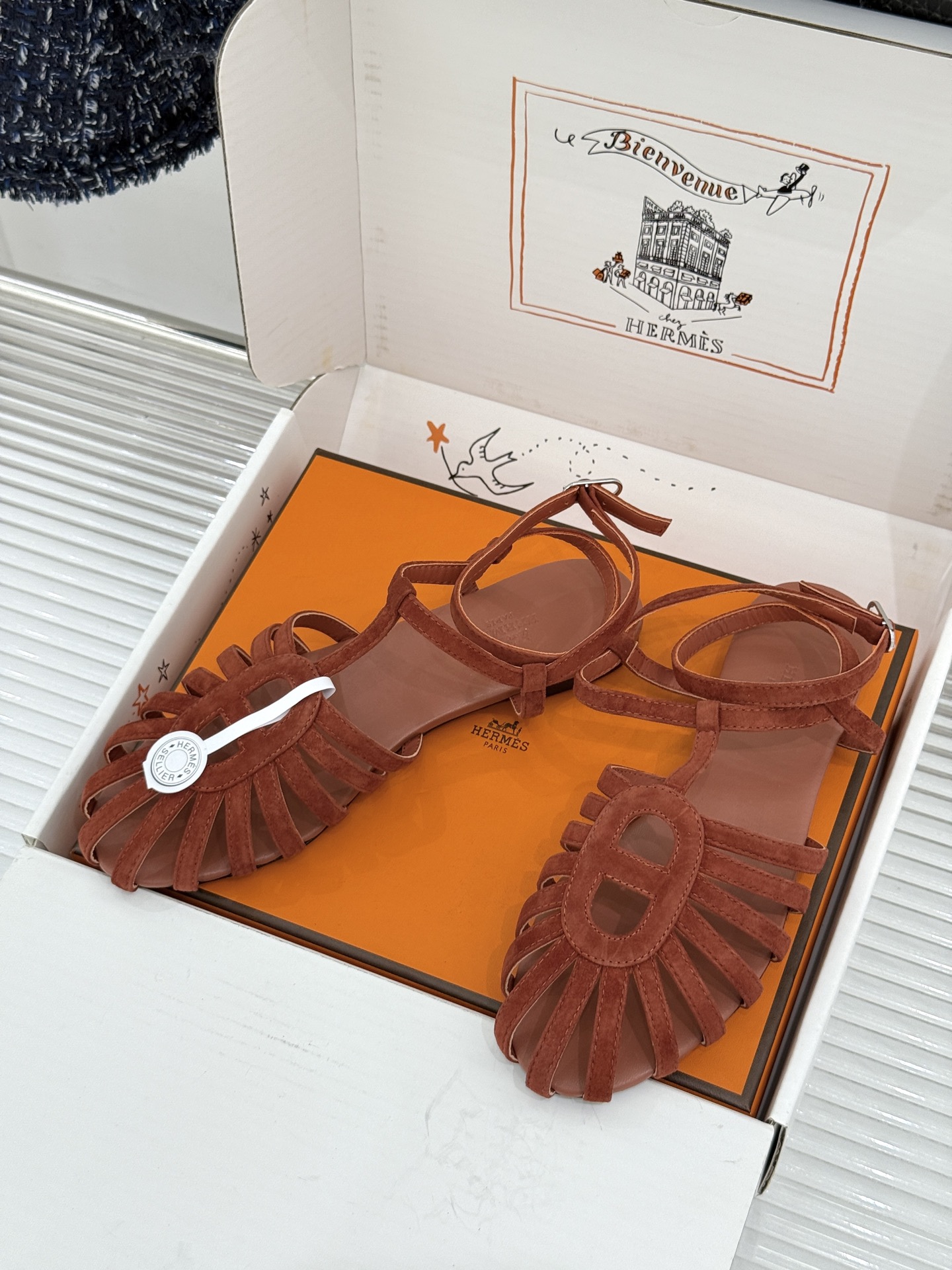 凉鞋 Hermès/爱马仕26WF新品镂空罗马猪笼猪鼻子拖鞋凉鞋罗马猪笼镂空太有腔调标志性猪鼻扣辨识度拉