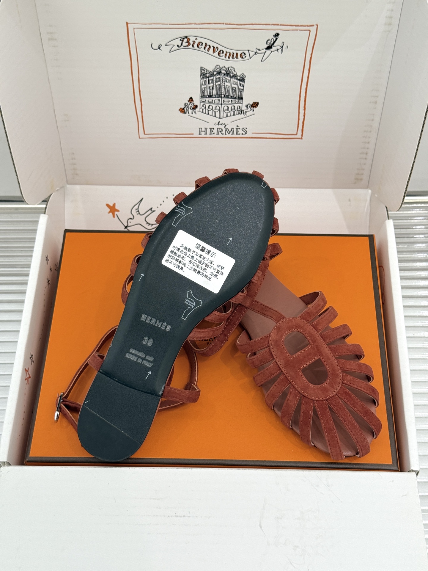 凉鞋 Hermès/爱马仕26WF新品镂空罗马猪笼猪鼻子拖鞋凉鞋罗马猪笼镂空太有腔调标志性猪鼻扣辨识度拉