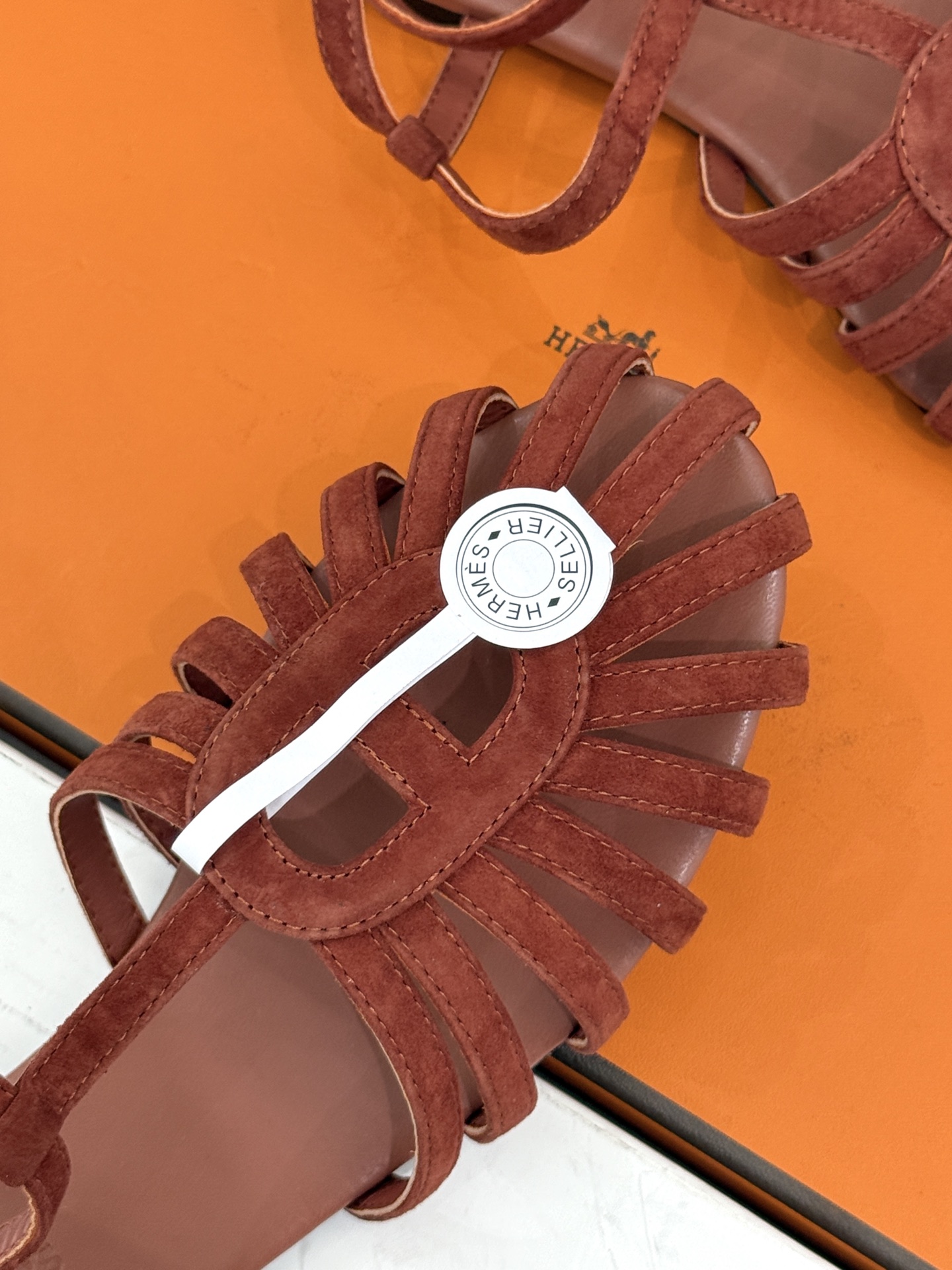 凉鞋 Hermès/爱马仕26WF新品镂空罗马猪笼猪鼻子拖鞋凉鞋罗马猪笼镂空太有腔调标志性猪鼻扣辨识度拉