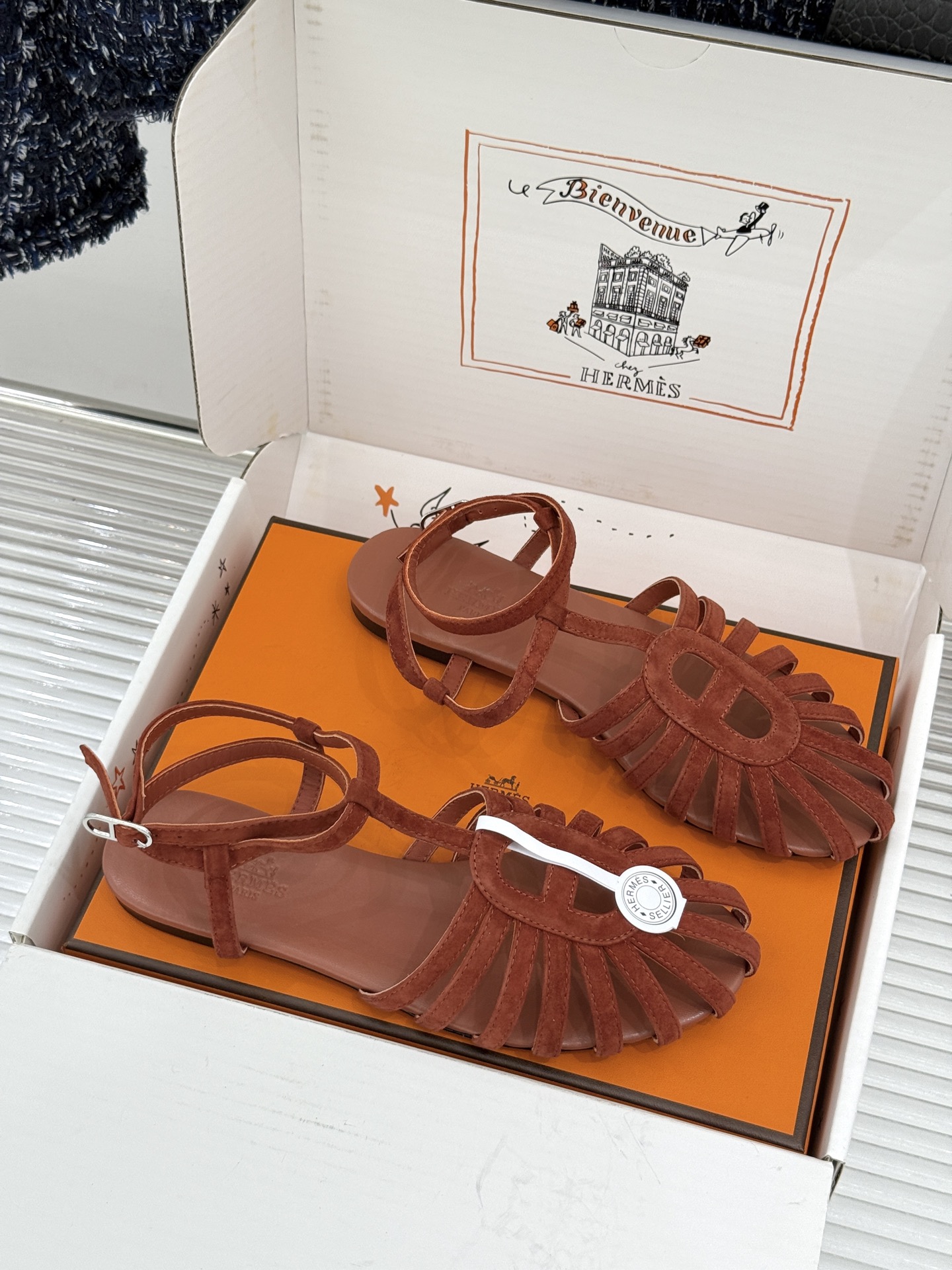 凉鞋 Hermès/爱马仕26WF新品镂空罗马猪笼猪鼻子拖鞋凉鞋罗马猪笼镂空太有腔调标志性猪鼻扣辨识度拉