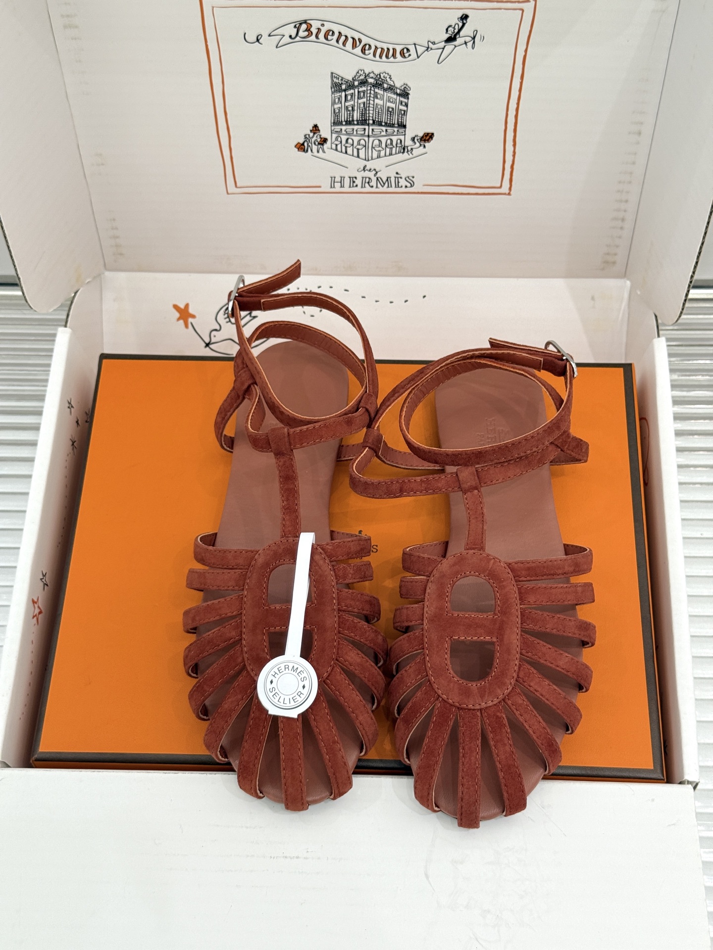 凉鞋 Hermès/爱马仕26WF新品镂空罗马猪笼猪鼻子拖鞋凉鞋罗马猪笼镂空太有腔调标志性猪鼻扣辨识度拉