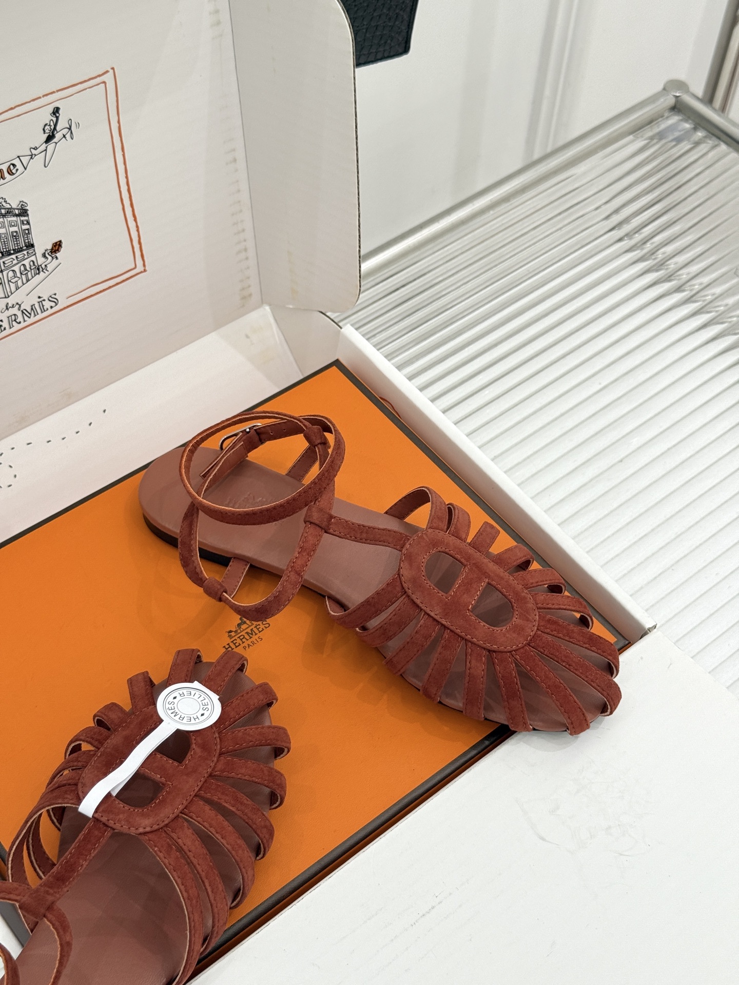 凉鞋 Hermès/爱马仕26WF新品镂空罗马猪笼猪鼻子拖鞋凉鞋罗马猪笼镂空太有腔调标志性猪鼻扣辨识度拉