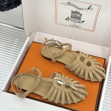 凉鞋 Hermès/爱马仕26WF新品镂空罗马猪笼猪鼻子拖鞋凉鞋罗马猪笼镂空太有腔调标志性猪鼻扣辨识度拉 凉鞋 Hermès/爱马仕26WF新品镂空罗马猪笼猪鼻子拖鞋凉鞋罗马猪笼镂空太有腔调标志性猪鼻扣辨识度拉