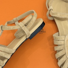 凉鞋 Hermès/爱马仕26WF新品镂空罗马猪笼猪鼻子拖鞋凉鞋罗马猪笼镂空太有腔调标志性猪鼻扣辨识度拉 凉鞋 Hermès/爱马仕26WF新品镂空罗马猪笼猪鼻子拖鞋凉鞋罗马猪笼镂空太有腔调标志性猪鼻扣辨识度拉
