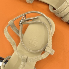 凉鞋 Hermès/爱马仕26WF新品镂空罗马猪笼猪鼻子拖鞋凉鞋罗马猪笼镂空太有腔调标志性猪鼻扣辨识度拉 凉鞋 Hermès/爱马仕26WF新品镂空罗马猪笼猪鼻子拖鞋凉鞋罗马猪笼镂空太有腔调标志性猪鼻扣辨识度拉