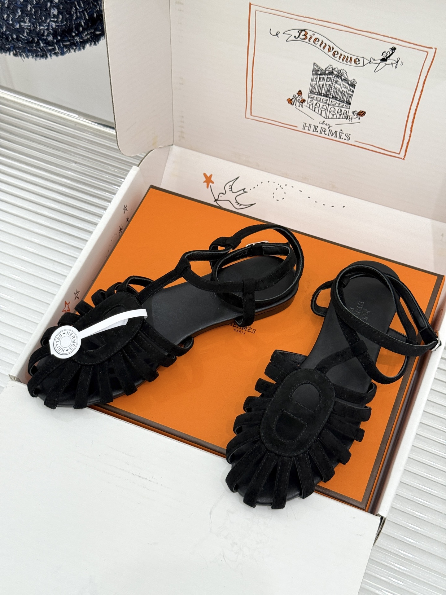 凉鞋 Hermès/爱马仕26WF新品镂空罗马猪笼猪鼻子拖鞋凉鞋罗马猪笼镂空太有腔调标志性猪鼻扣辨识度拉