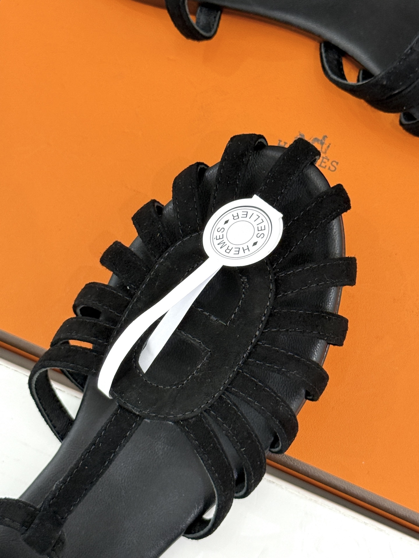 凉鞋 Hermès/爱马仕26WF新品镂空罗马猪笼猪鼻子拖鞋凉鞋罗马猪笼镂空太有腔调标志性猪鼻扣辨识度拉