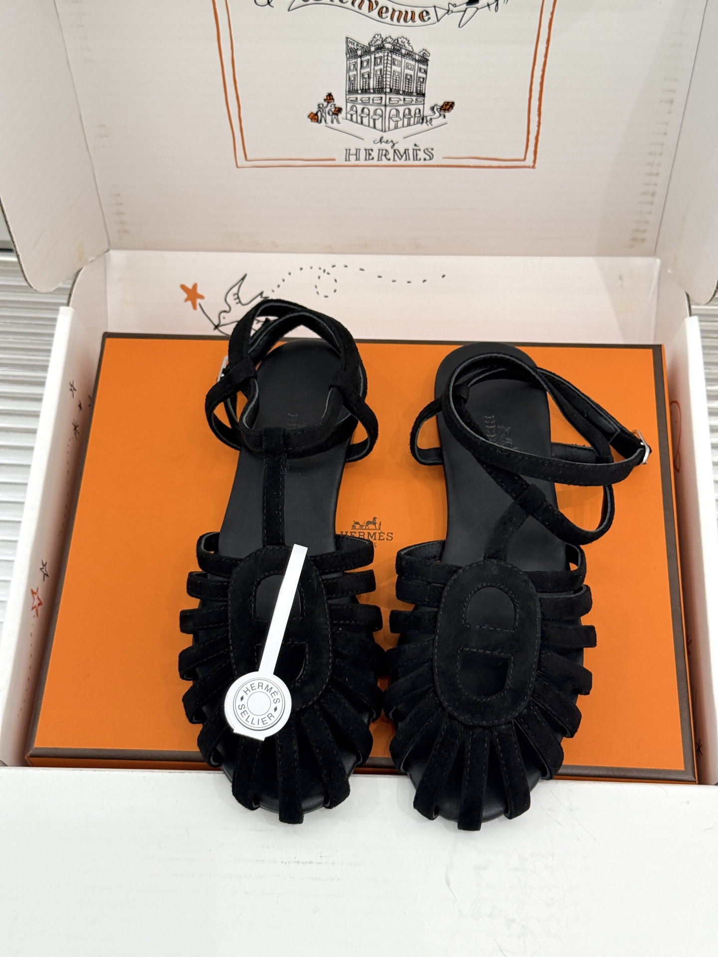 凉鞋 Hermès/爱马仕26WF新品镂空罗马猪笼猪鼻子拖鞋凉鞋罗马猪笼镂空太有腔调标志性猪鼻扣辨识度拉