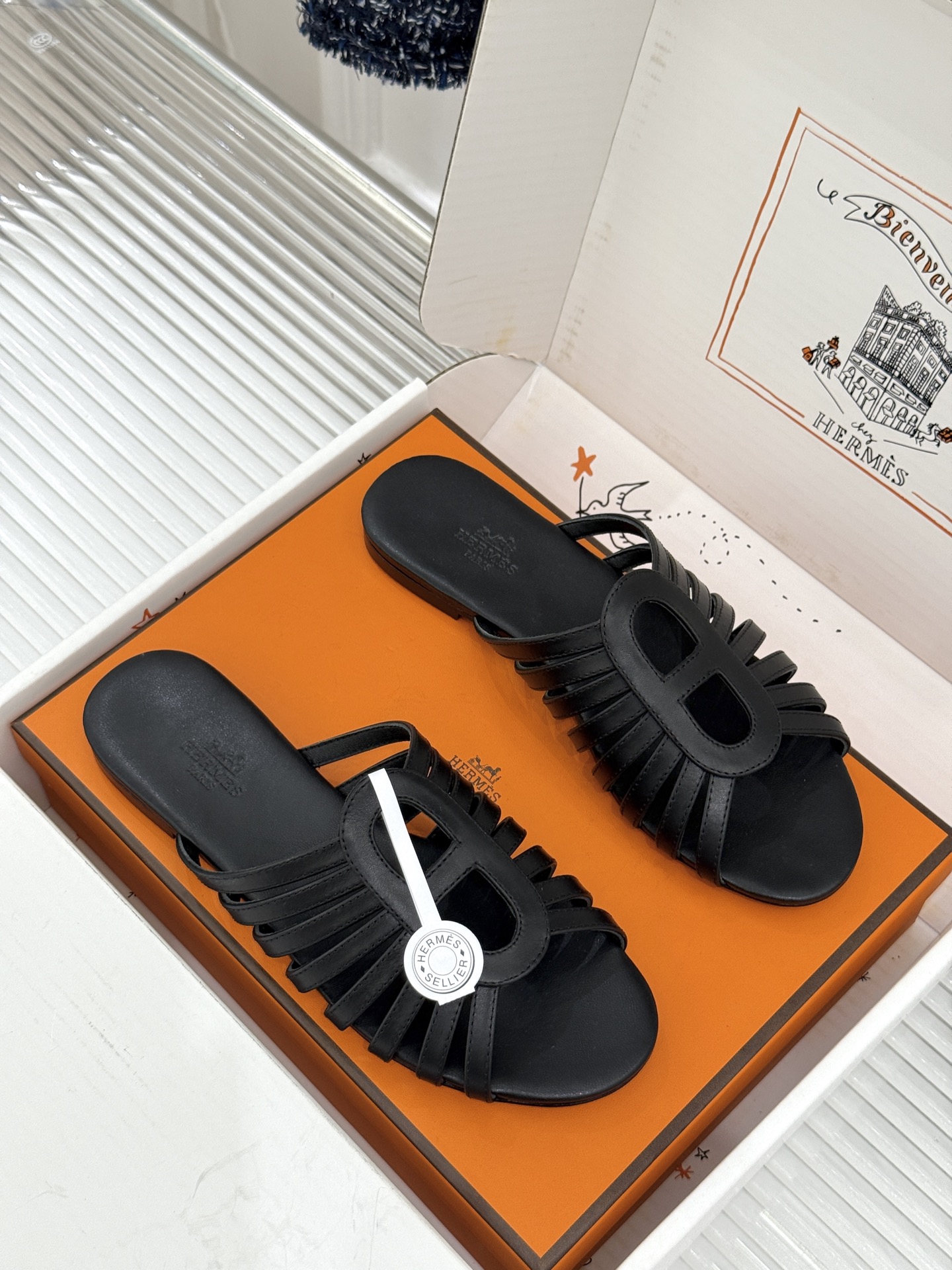 拖鞋 Hermès/爱马仕26WF新品镂空罗马猪笼猪鼻子拖鞋凉鞋罗马猪笼镂空太有腔调标志性猪鼻扣辨识度拉