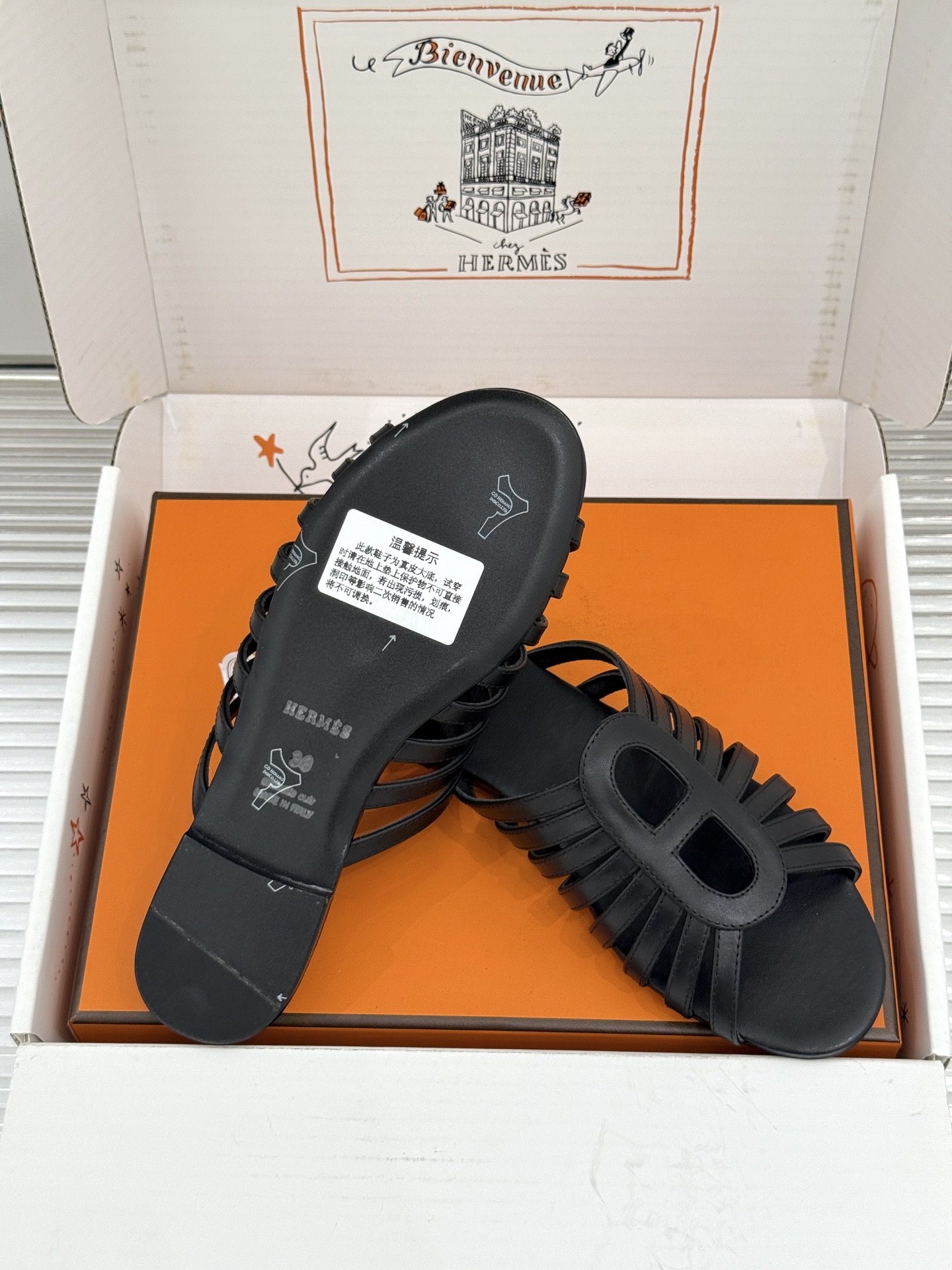 拖鞋 Hermès/爱马仕26WF新品镂空罗马猪笼猪鼻子拖鞋凉鞋罗马猪笼镂空太有腔调标志性猪鼻扣辨识度拉