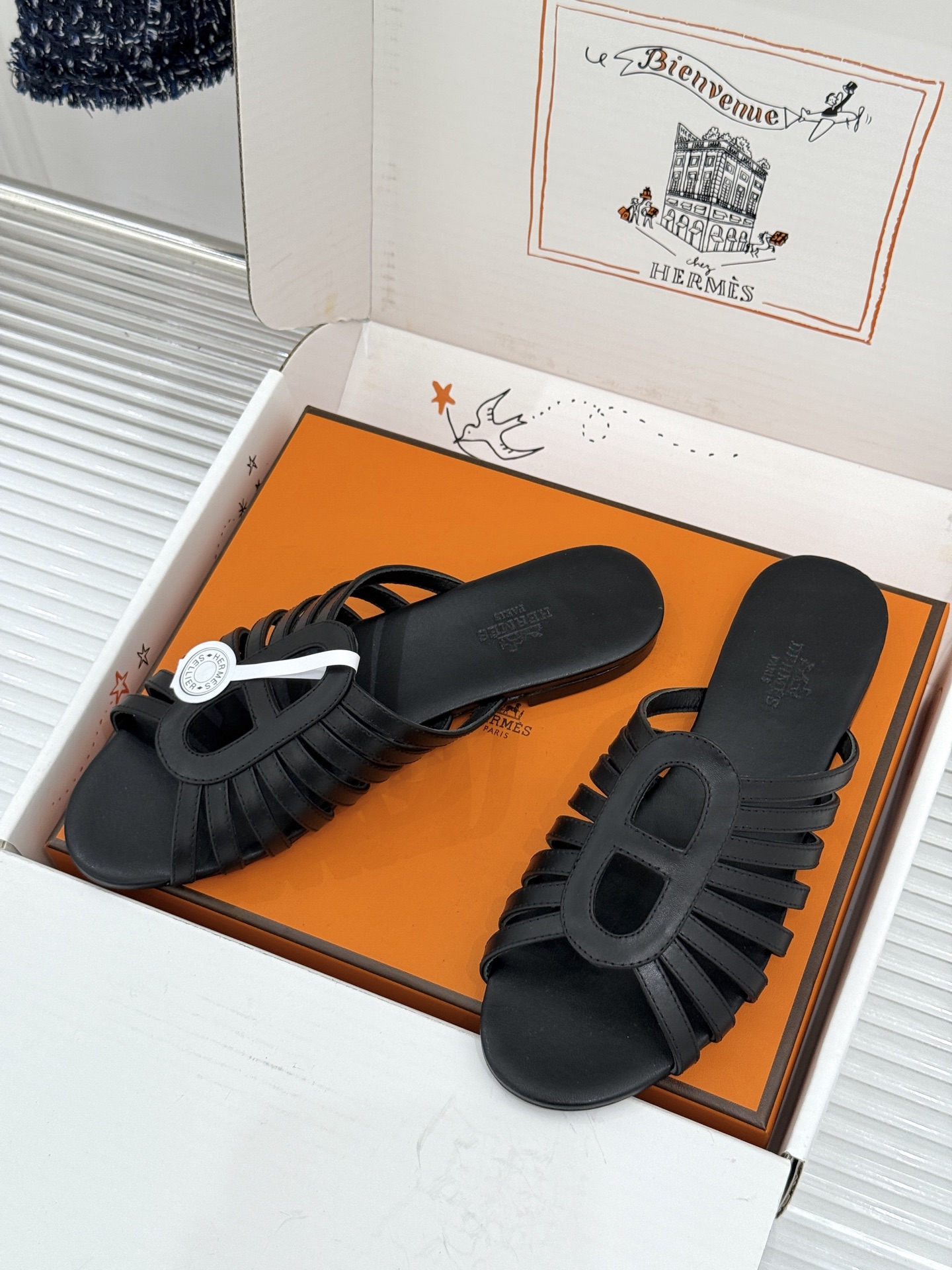 拖鞋 Hermès/爱马仕26WF新品镂空罗马猪笼猪鼻子拖鞋凉鞋罗马猪笼镂空太有腔调标志性猪鼻扣辨识度拉