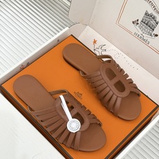 拖鞋 Hermès/爱马仕26WF新品镂空罗马猪笼猪鼻子拖鞋凉鞋罗马猪笼镂空太有腔调标志性猪鼻扣辨识度拉 拖鞋 Hermès/爱马仕26WF新品镂空罗马猪笼猪鼻子拖鞋凉鞋罗马猪笼镂空太有腔调标志性猪鼻扣辨识度拉