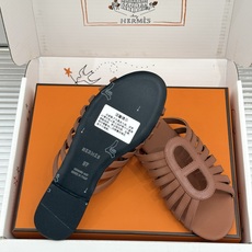 拖鞋 Hermès/爱马仕26WF新品镂空罗马猪笼猪鼻子拖鞋凉鞋罗马猪笼镂空太有腔调标志性猪鼻扣辨识度拉 拖鞋 Hermès/爱马仕26WF新品镂空罗马猪笼猪鼻子拖鞋凉鞋罗马猪笼镂空太有腔调标志性猪鼻扣辨识度拉
