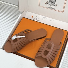 拖鞋 Hermès/爱马仕26WF新品镂空罗马猪笼猪鼻子拖鞋凉鞋罗马猪笼镂空太有腔调标志性猪鼻扣辨识度拉 拖鞋 Hermès/爱马仕26WF新品镂空罗马猪笼猪鼻子拖鞋凉鞋罗马猪笼镂空太有腔调标志性猪鼻扣辨识度拉