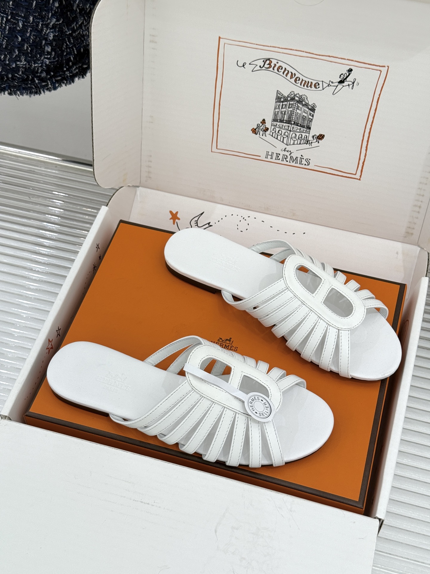 拖鞋 Hermès/爱马仕26WF新品镂空罗马猪笼猪鼻子拖鞋凉鞋罗马猪笼镂空太有腔调标志性猪鼻扣辨识度拉