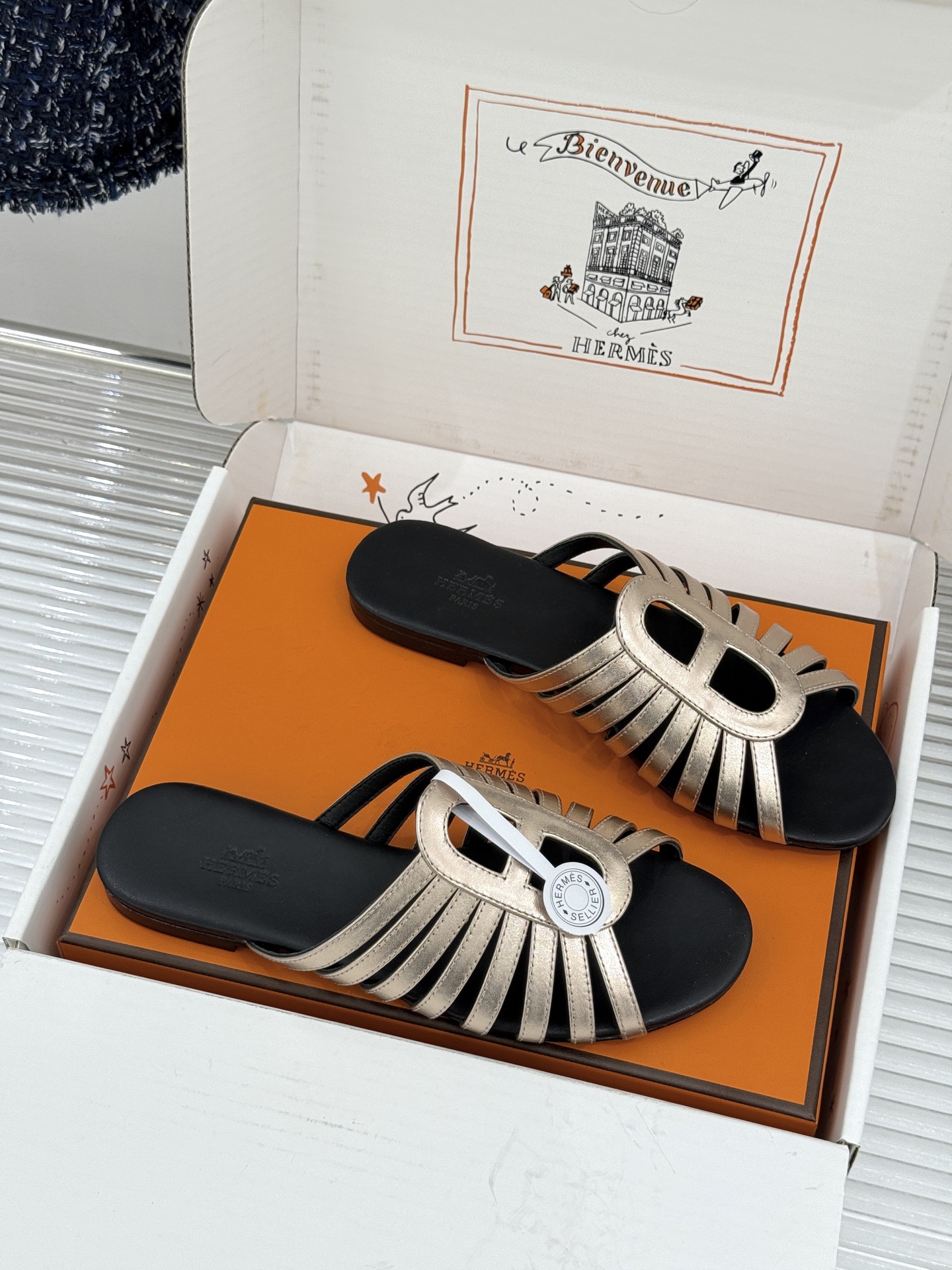 拖鞋 Hermès/爱马仕26WF新品镂空罗马猪笼猪鼻子拖鞋凉鞋罗马猪笼镂空太有腔调标志性猪鼻扣辨识度拉