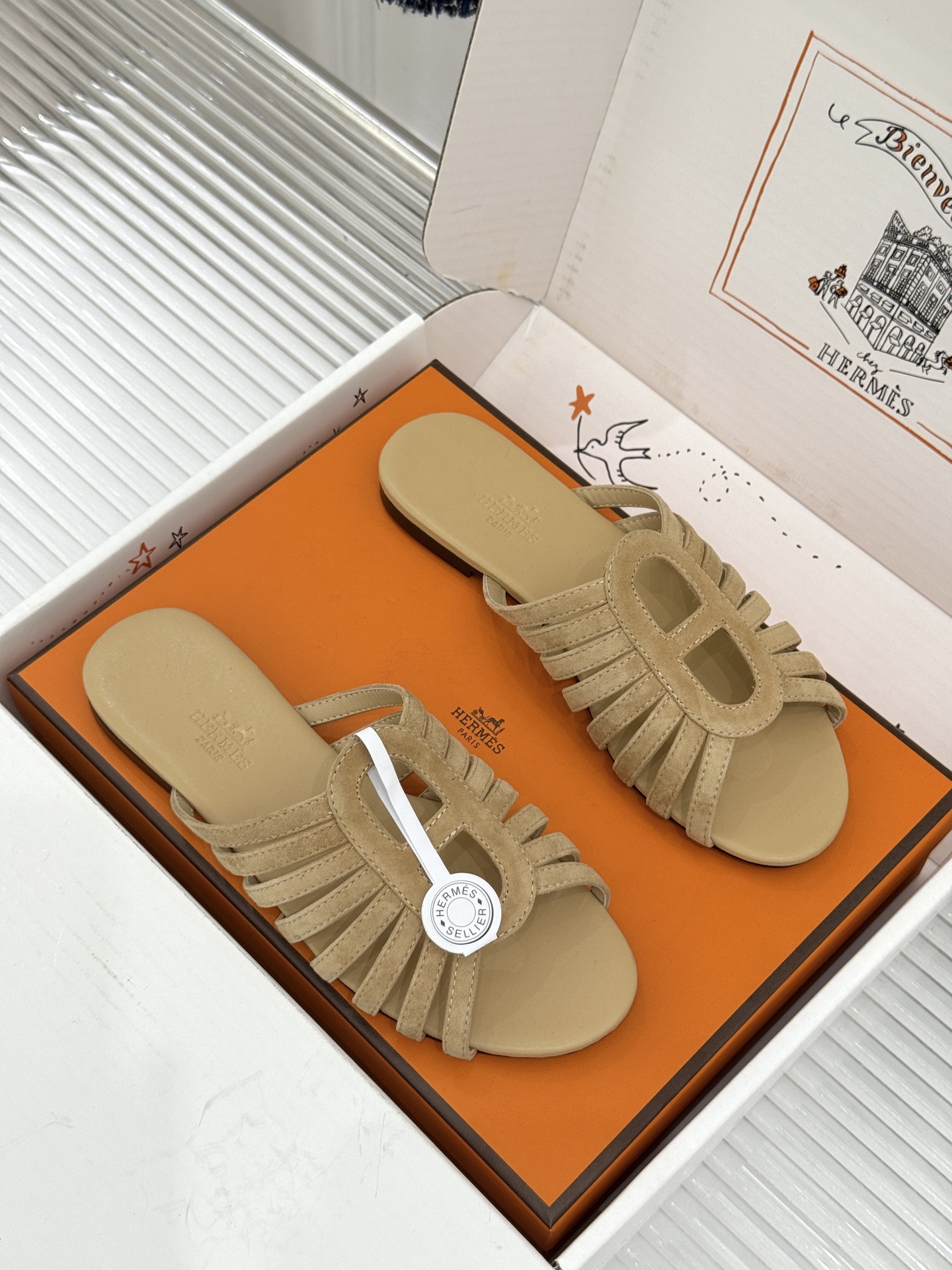 拖鞋 Hermès/爱马仕26WF新品镂空罗马猪笼猪鼻子拖鞋凉鞋罗马猪笼镂空太有腔调标志性猪鼻扣辨识度拉