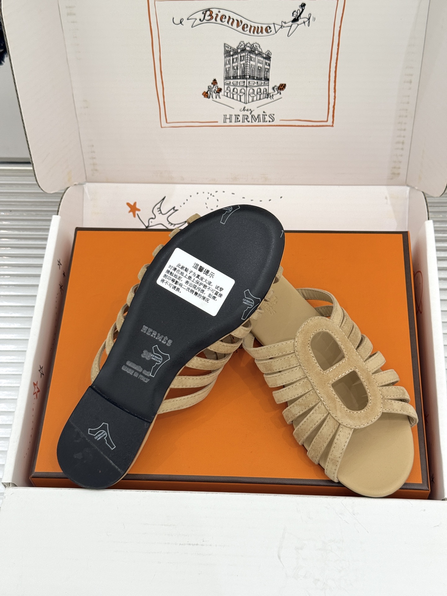 拖鞋 Hermès/爱马仕26WF新品镂空罗马猪笼猪鼻子拖鞋凉鞋罗马猪笼镂空太有腔调标志性猪鼻扣辨识度拉