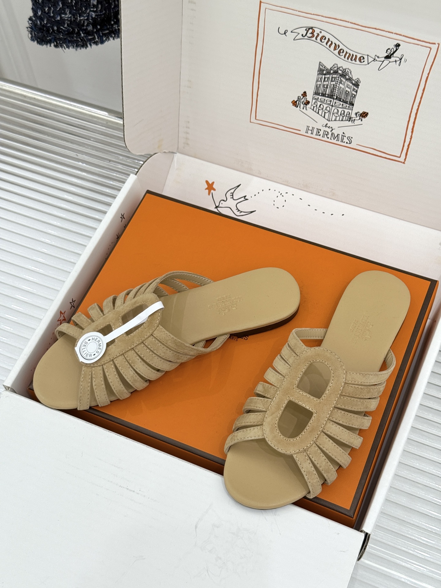 拖鞋 Hermès/爱马仕26WF新品镂空罗马猪笼猪鼻子拖鞋凉鞋罗马猪笼镂空太有腔调标志性猪鼻扣辨识度拉