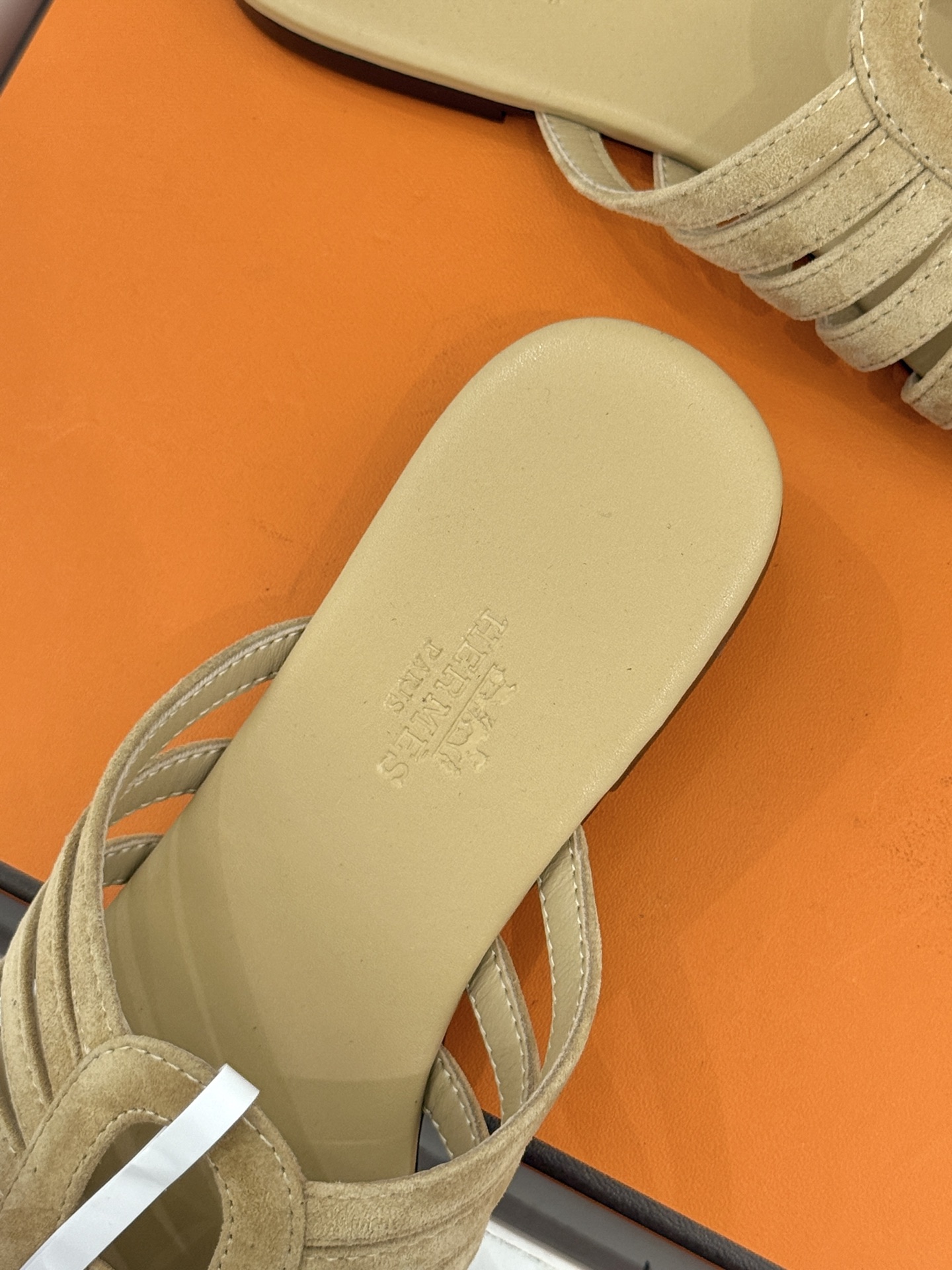 拖鞋 Hermès/爱马仕26WF新品镂空罗马猪笼猪鼻子拖鞋凉鞋罗马猪笼镂空太有腔调标志性猪鼻扣辨识度拉