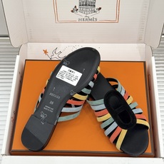 拖鞋 Hermès/爱马仕26WF新品镂空罗马猪笼猪鼻子拖鞋凉鞋罗马猪笼镂空太有腔调标志性猪鼻扣辨识度拉 拖鞋 Hermès/爱马仕26WF新品镂空罗马猪笼猪鼻子拖鞋凉鞋罗马猪笼镂空太有腔调标志性猪鼻扣辨识度拉