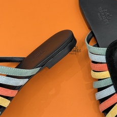 拖鞋 Hermès/爱马仕26WF新品镂空罗马猪笼猪鼻子拖鞋凉鞋罗马猪笼镂空太有腔调标志性猪鼻扣辨识度拉 拖鞋 Hermès/爱马仕26WF新品镂空罗马猪笼猪鼻子拖鞋凉鞋罗马猪笼镂空太有腔调标志性猪鼻扣辨识度拉