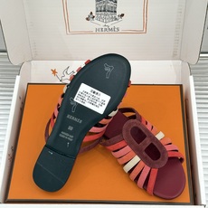 拖鞋 Hermès/爱马仕26WF新品镂空罗马猪笼猪鼻子拖鞋凉鞋罗马猪笼镂空太有腔调标志性猪鼻扣辨识度拉 拖鞋 Hermès/爱马仕26WF新品镂空罗马猪笼猪鼻子拖鞋凉鞋罗马猪笼镂空太有腔调标志性猪鼻扣辨识度拉