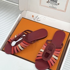 拖鞋 Hermès/爱马仕26WF新品镂空罗马猪笼猪鼻子拖鞋凉鞋罗马猪笼镂空太有腔调标志性猪鼻扣辨识度拉 拖鞋 Hermès/爱马仕26WF新品镂空罗马猪笼猪鼻子拖鞋凉鞋罗马猪笼镂空太有腔调标志性猪鼻扣辨识度拉